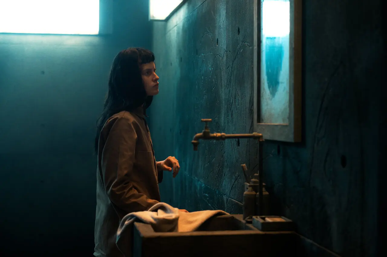 Milena Smit in Il buco - Capitolo 2