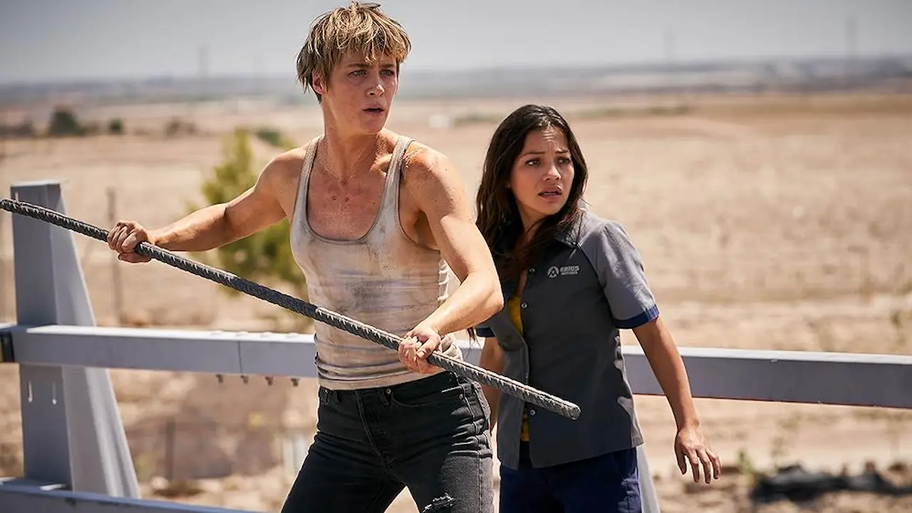 Natalia Reyes e Mackenzie Davis in Terminator - Destino oscuro