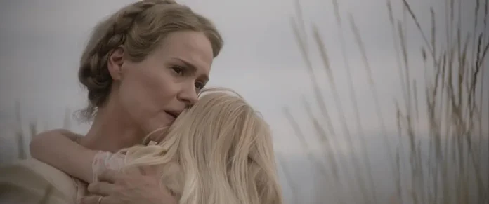 Sarah Paulson e Emily Katherine Ford in Hold Your Breath