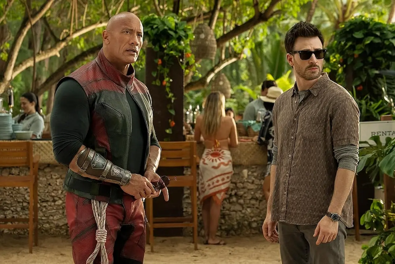 Dwayne Johnson e Chris Evans in Uno Rosso