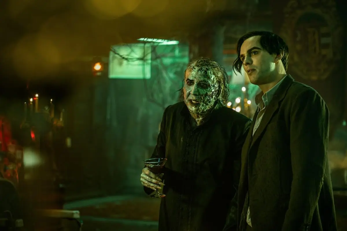 Nicolas Cage e Nicholas Hoult in Renfield (2023)