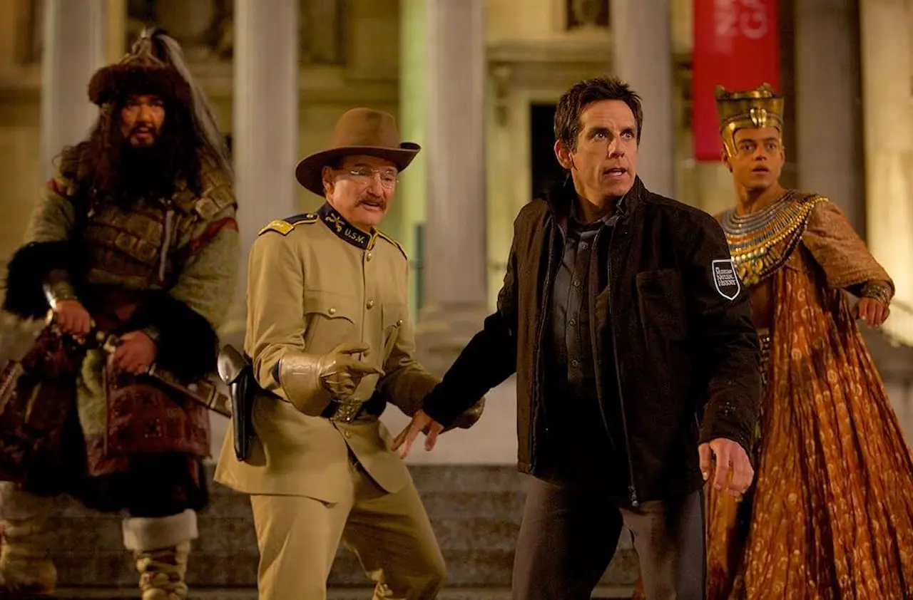 Robin Williams, Ben Stiller, Patrick Gallagher e Rami Malek in Notte al museo 3 - Il segreto del faraone