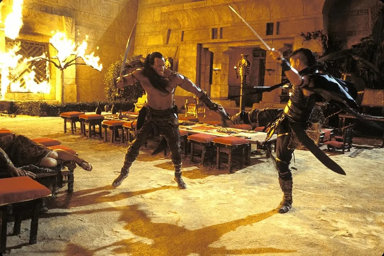 Steven Brand e Dwayne Johnson in Il re scorpione