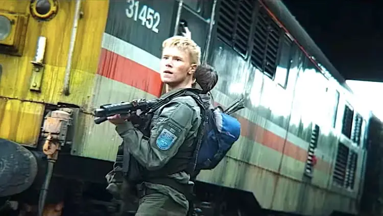 28 anni dopo riporterà in auge i temi militari della serie
