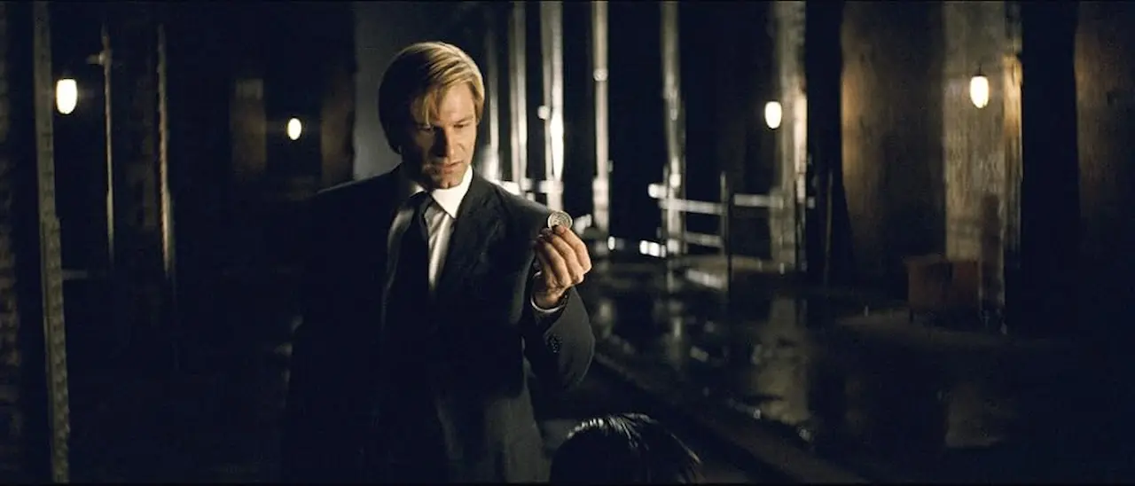 Aaron Eckhart in Il cavaliere oscuro