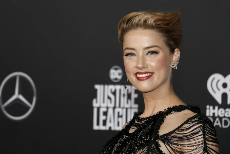 Amber Heard supporta Blake Lively nella causa contro il regista di It Ends With Us