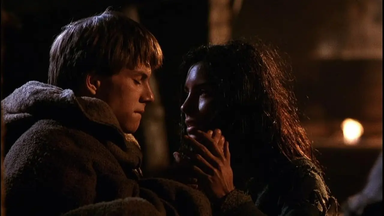 Christian Slater e Valentina Vargas in Il nome della rosa
