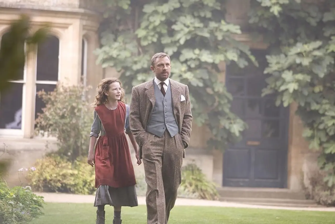 Daniel Craig e Dakota Blue Richards in La bussola d'oro