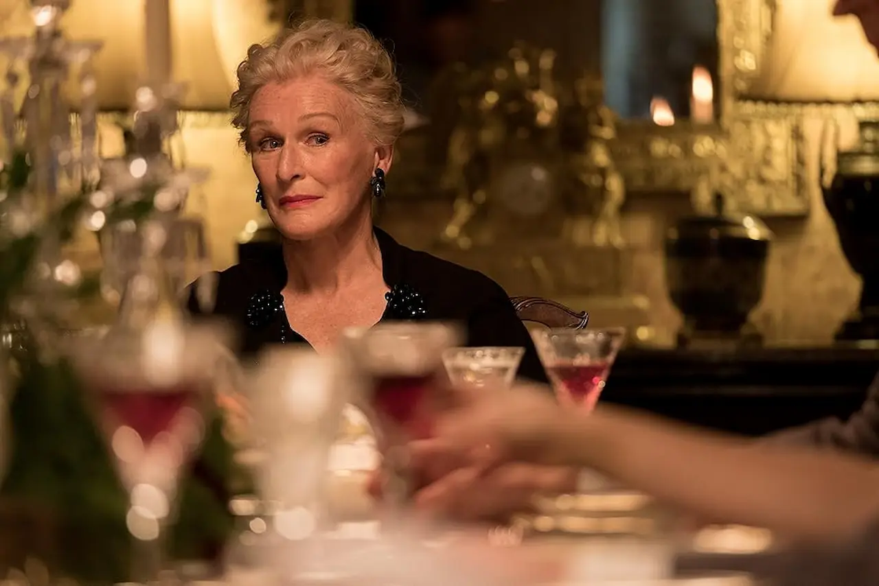Glenn Close in Mistero a Crooked House