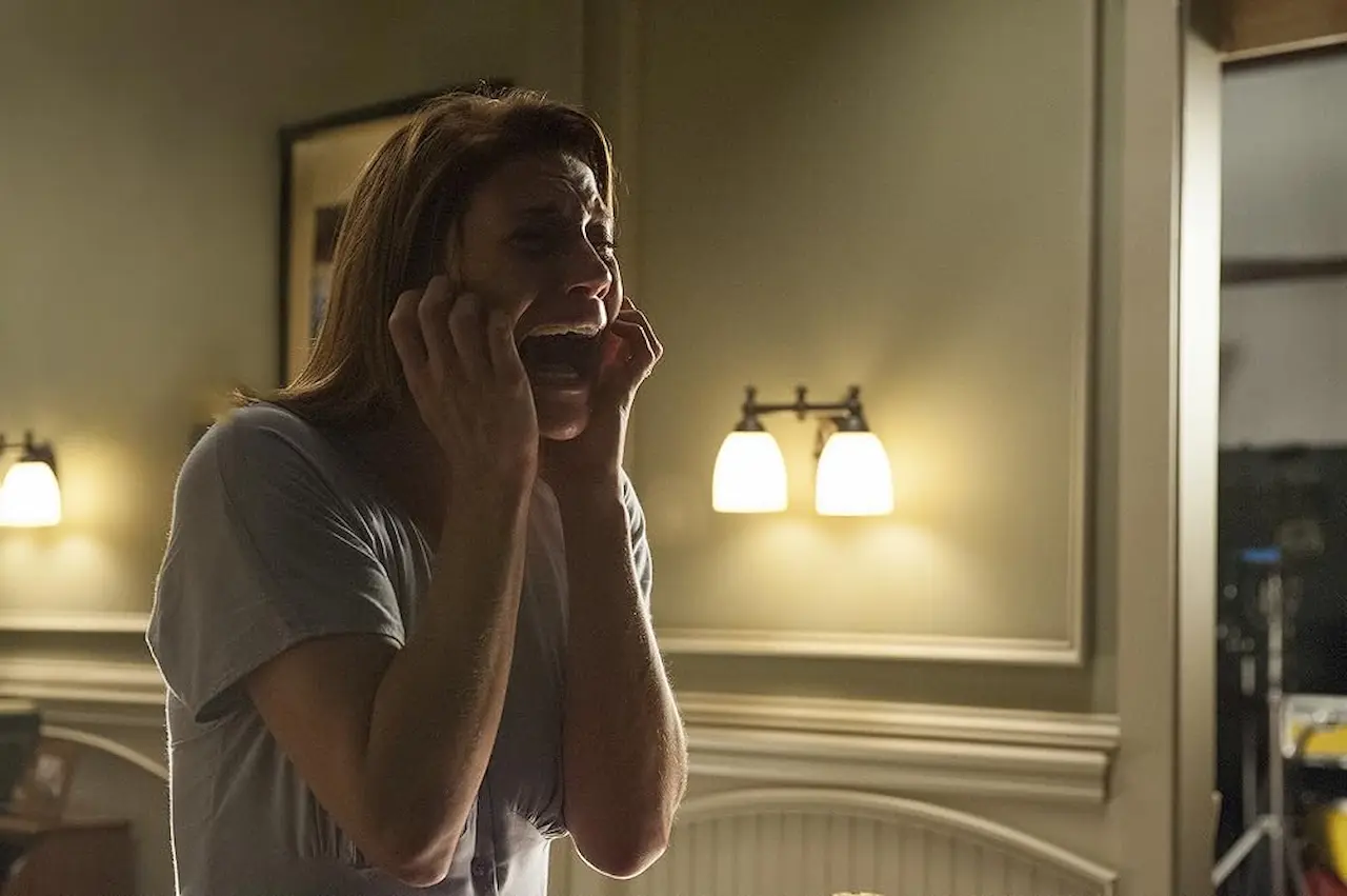 Katee Sackhoff in Oculus - Il riflesso del male