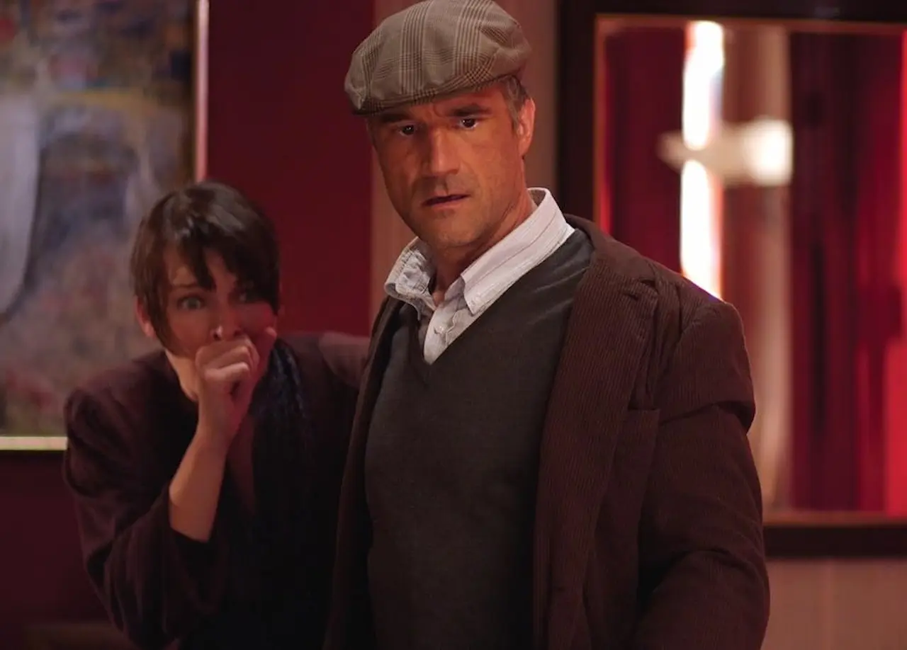 Milla Jovovich e Elias Koteas in Il quarto tipo