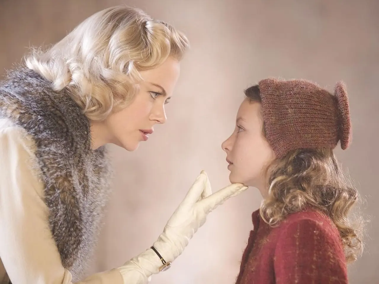 Nicole Kidman e Dakota Blue Richards in La bussola d'oro
