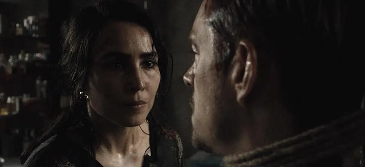 Noomi Rapace e Joel Kinnaman in The Secret - Le verità nascoste