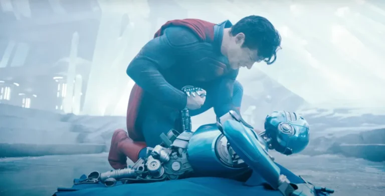 Superman: Hot Toys rivela una prima occhiata alla sua versione dell’Uomo di Domani del DCU