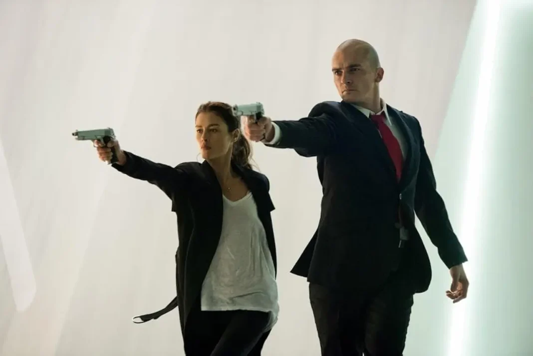 Rupert Friend e Hannah Ware in Hitman Agent 47
