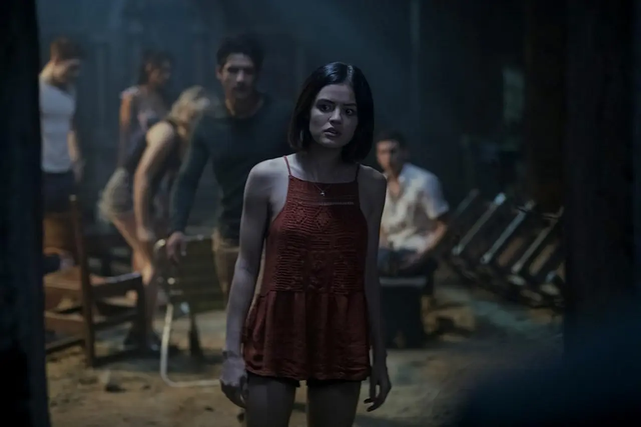 Tyler Posey, Nolan Gerard Funk, Sam Lerner, Lucy Hale, Sophia Ali e Violett Beane in Obbligo o verità