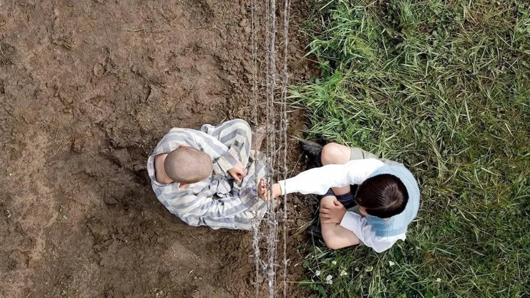 Asa Butterfield e Jack Scanlon in Il bambino con il pigiama a righe