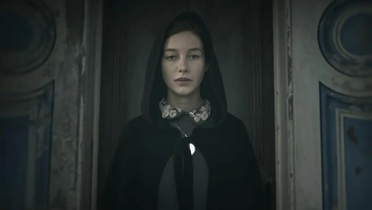 Charlotte Vega in The Lodgers - Non infrangere le regole