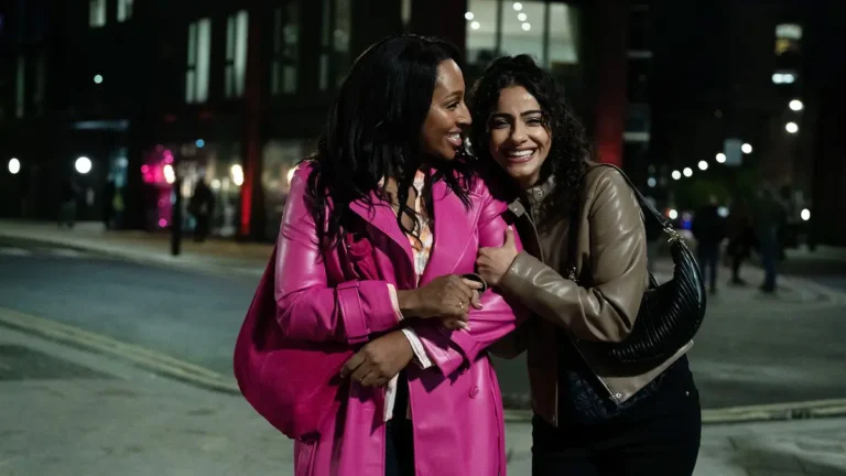 Curfew, la spiegazione del finale: la serie Paramount+ si discosta dal libro originale