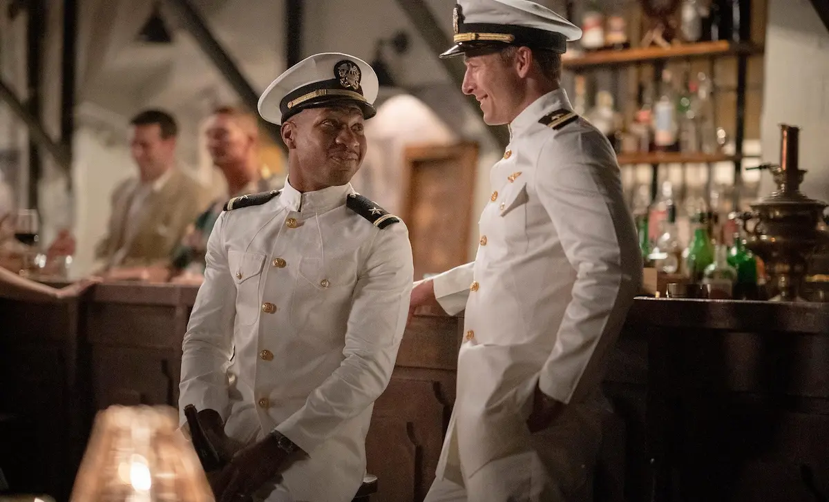 Glen Powell e Jonathan Majors Devotion