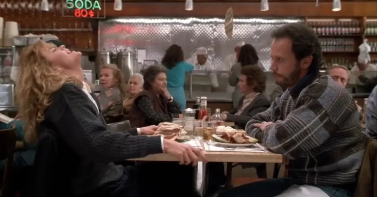Billy Crystal e Meg Ryan ricreano la scena dell’orgasmo finto per il Super Bowl ma c’è anche Sydney Sweeney