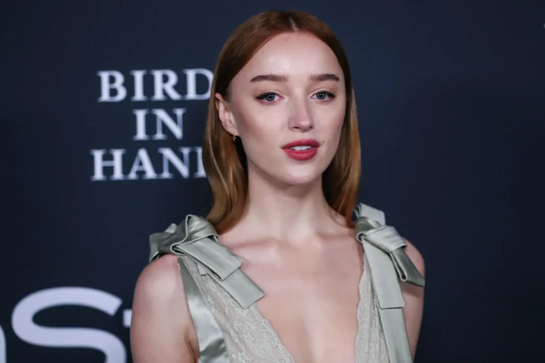 Phoebe Dynevor 2021