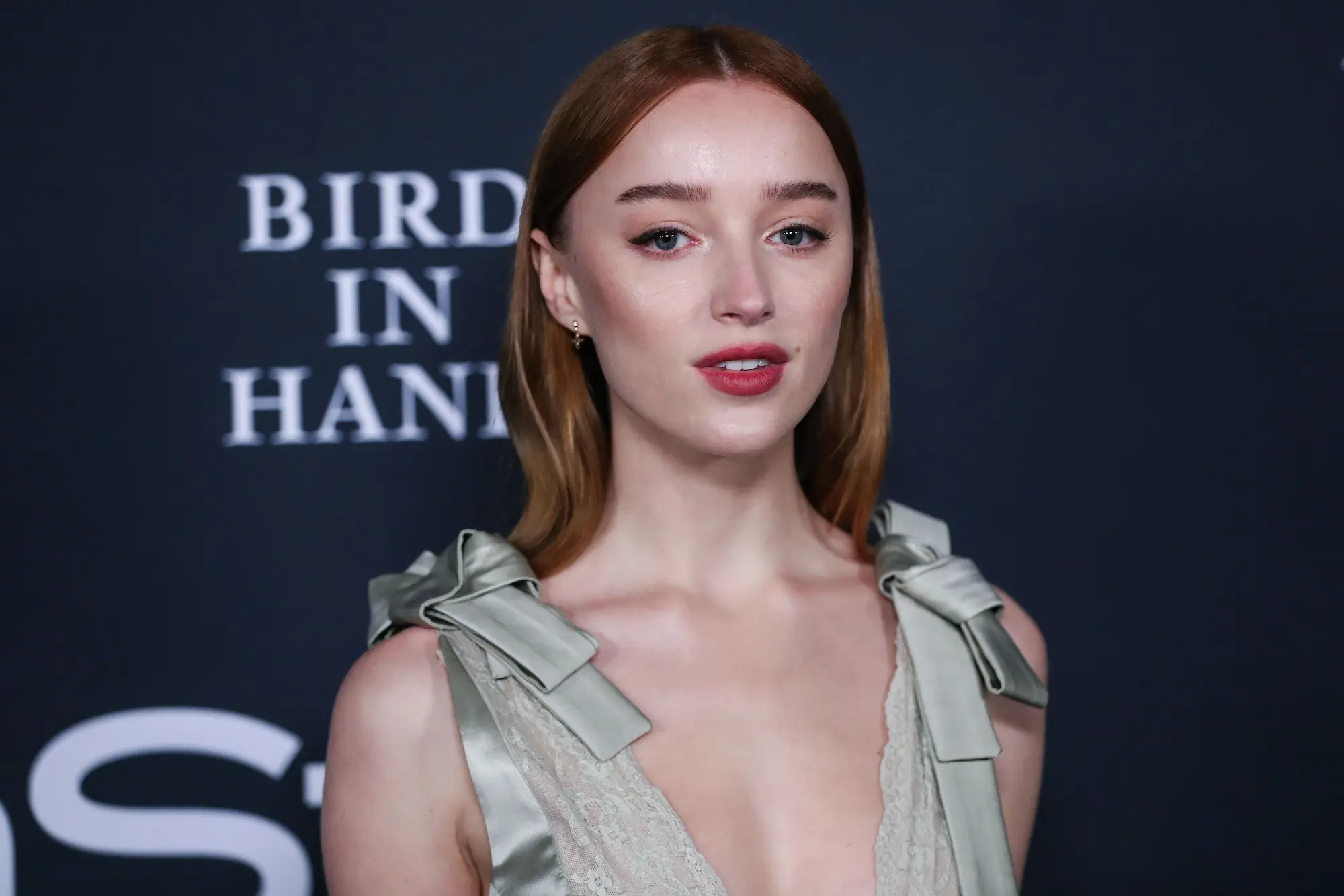 Phoebe Dynevor 2021