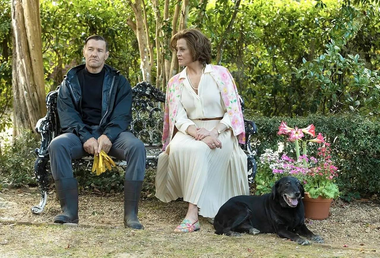 Sigourney Weaver e Joel Edgerton in Il maestro giardiniere