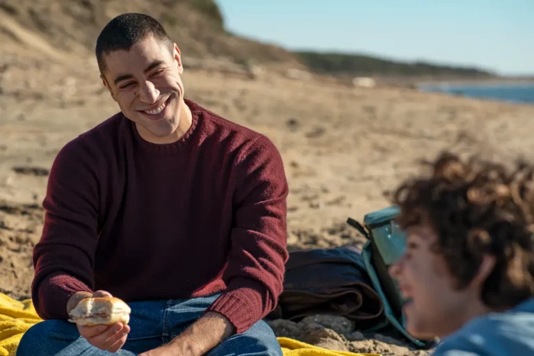 Storia della mia famiglia, trailer e foto della miniserie Netflix con Eduardo Scarpetta