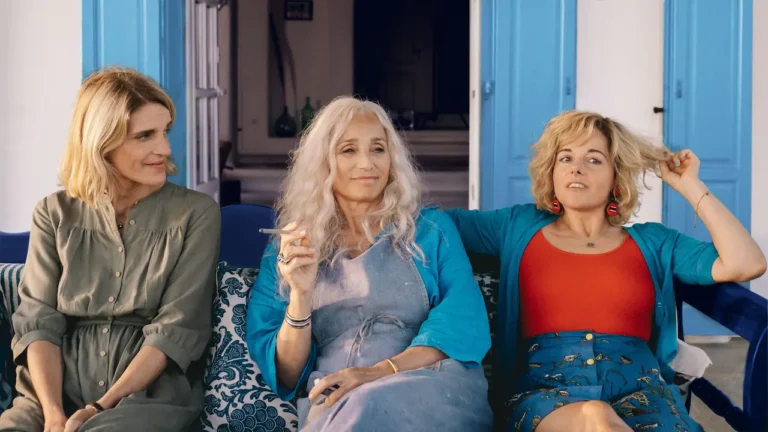 Amiche alle Cicladi: recensione del film francese con Laure Calamy