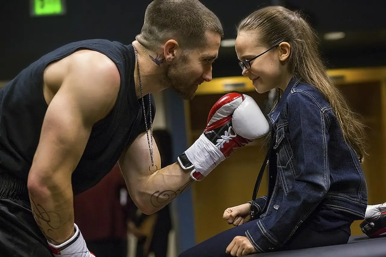 Jake Gyllenhaal e Oona Laurence in Southpaw - L'ultima sfida