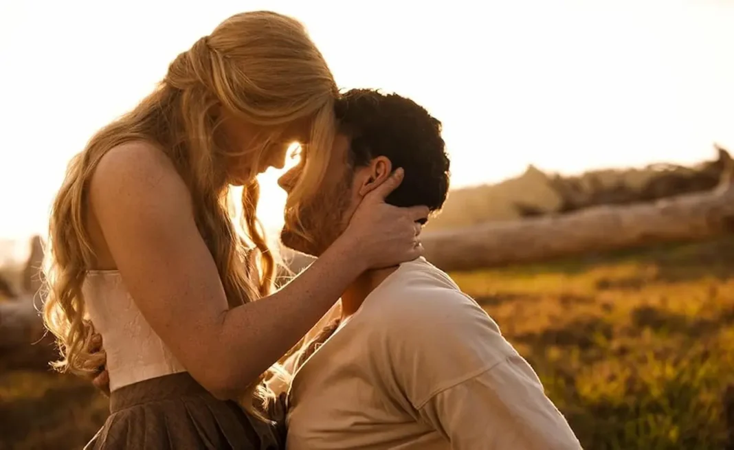 Abigail Cowen e Tom Lewis in Riscatto d'amore