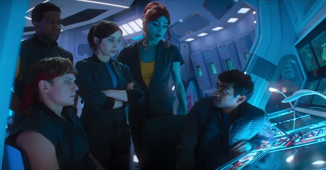 Billy Magnussen, Osy Ikhile, Cristin Milioti, Milanka Brooks e Paul G. Ryamond in Black Mirror - Stagione 7