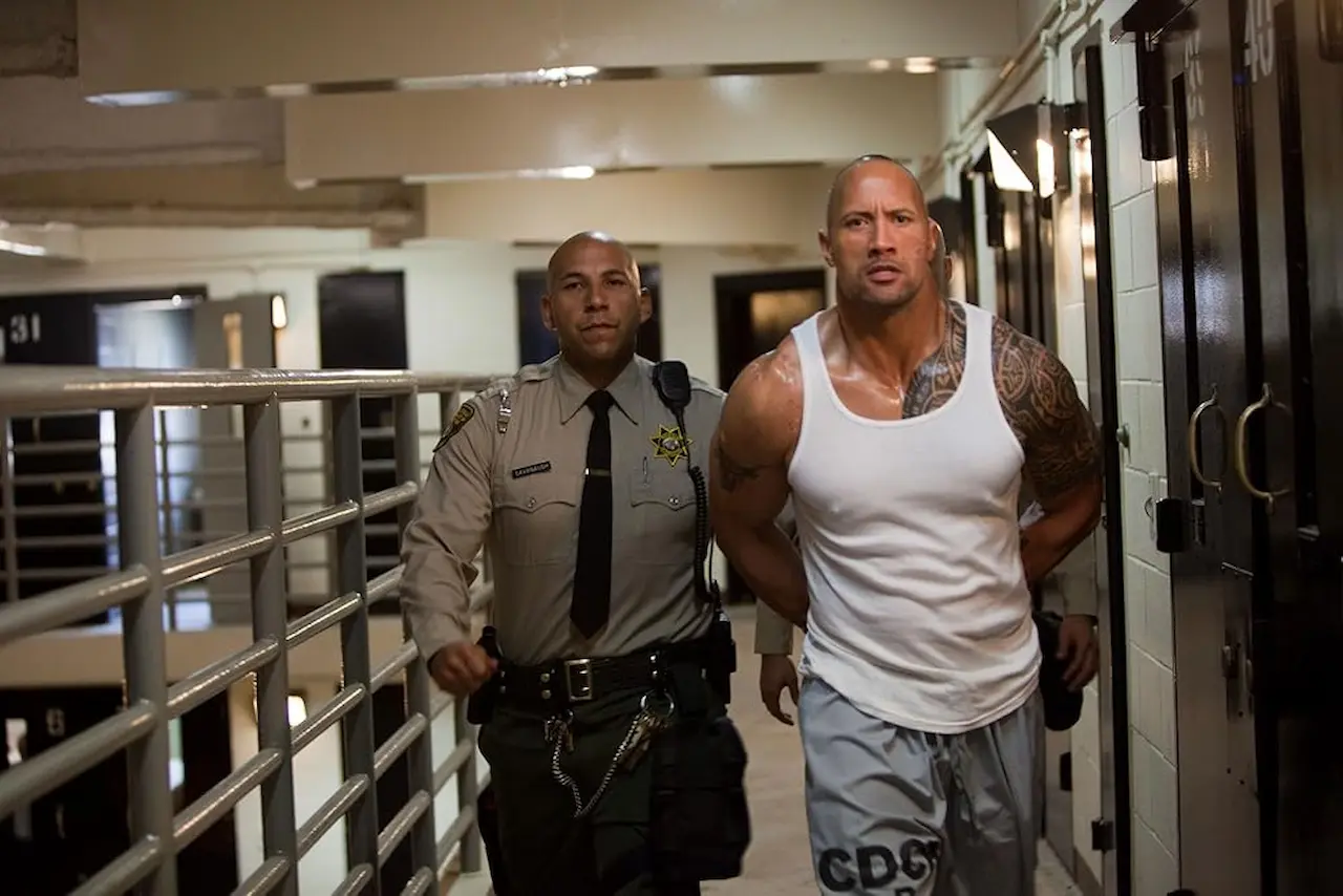 Dwayne Johnson e Mauricio Lopez in Faster