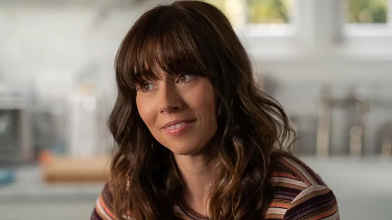 Linda Cardellini sarà Pamela Voorhees in Crystal Lake, serie prequel di Venerdì 13