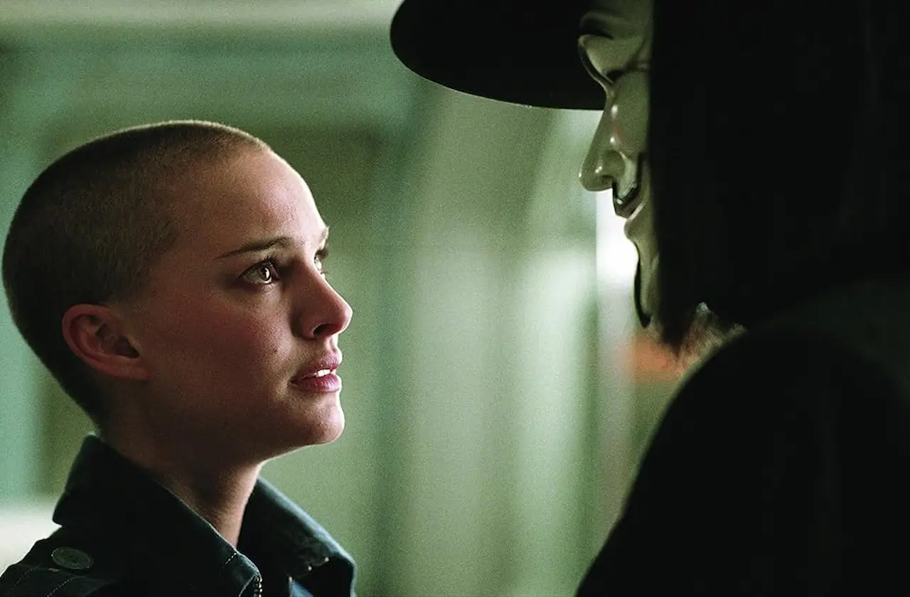 Natalie Portman e Hugo Weaving in V per Vendetta