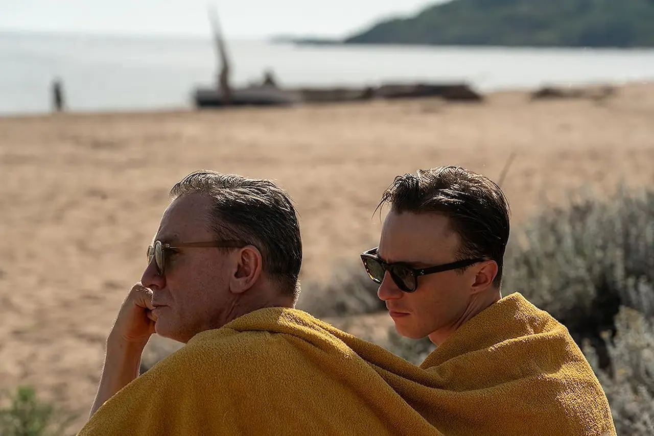 Daniel Craig e Drew Starkey in Queer