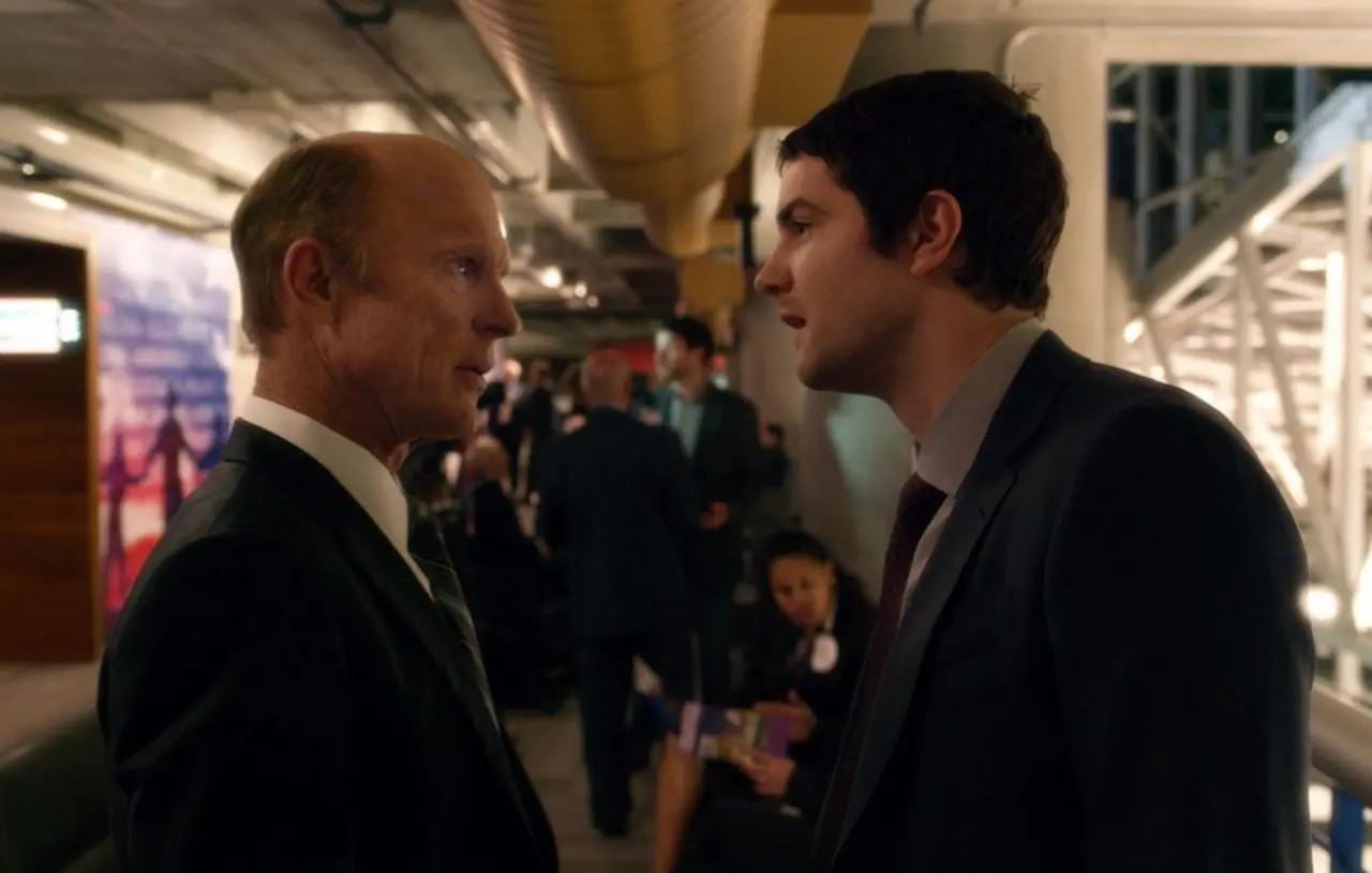 Ed Harris e Jim Sturgess in Geostorm