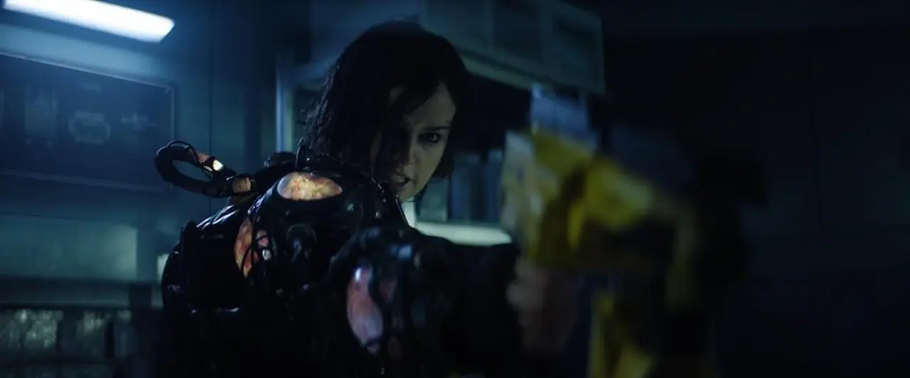 Eiza Gonzalez in Ash Cenere mortale
