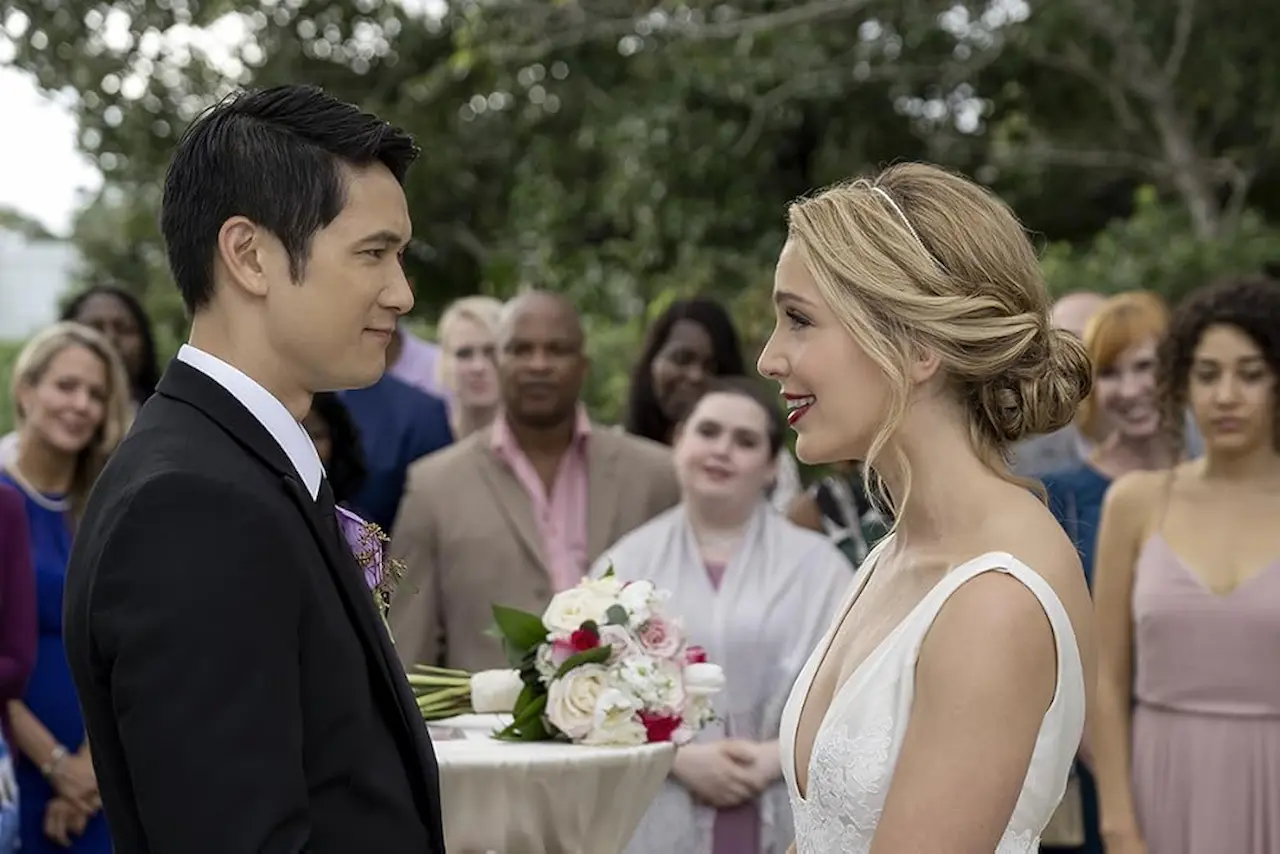 Harry Shum Jr. e Jessica Rothe in All My Life