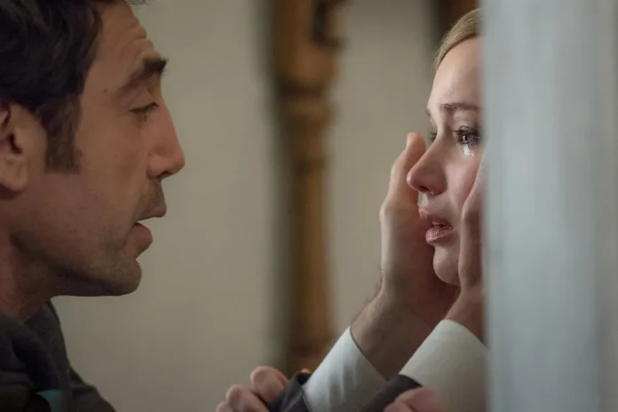 Javier Bardem Jennifer Lawrence in Madre! (2017)