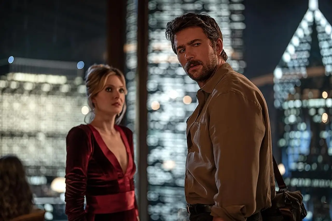 Meghann Fahy e Brandon Sklenar in Drop - Accetta o rifiuta