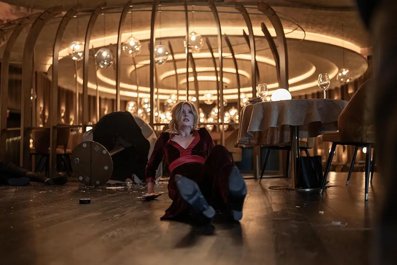 Meghann Fahy in Drop - Accetta o rifiuta