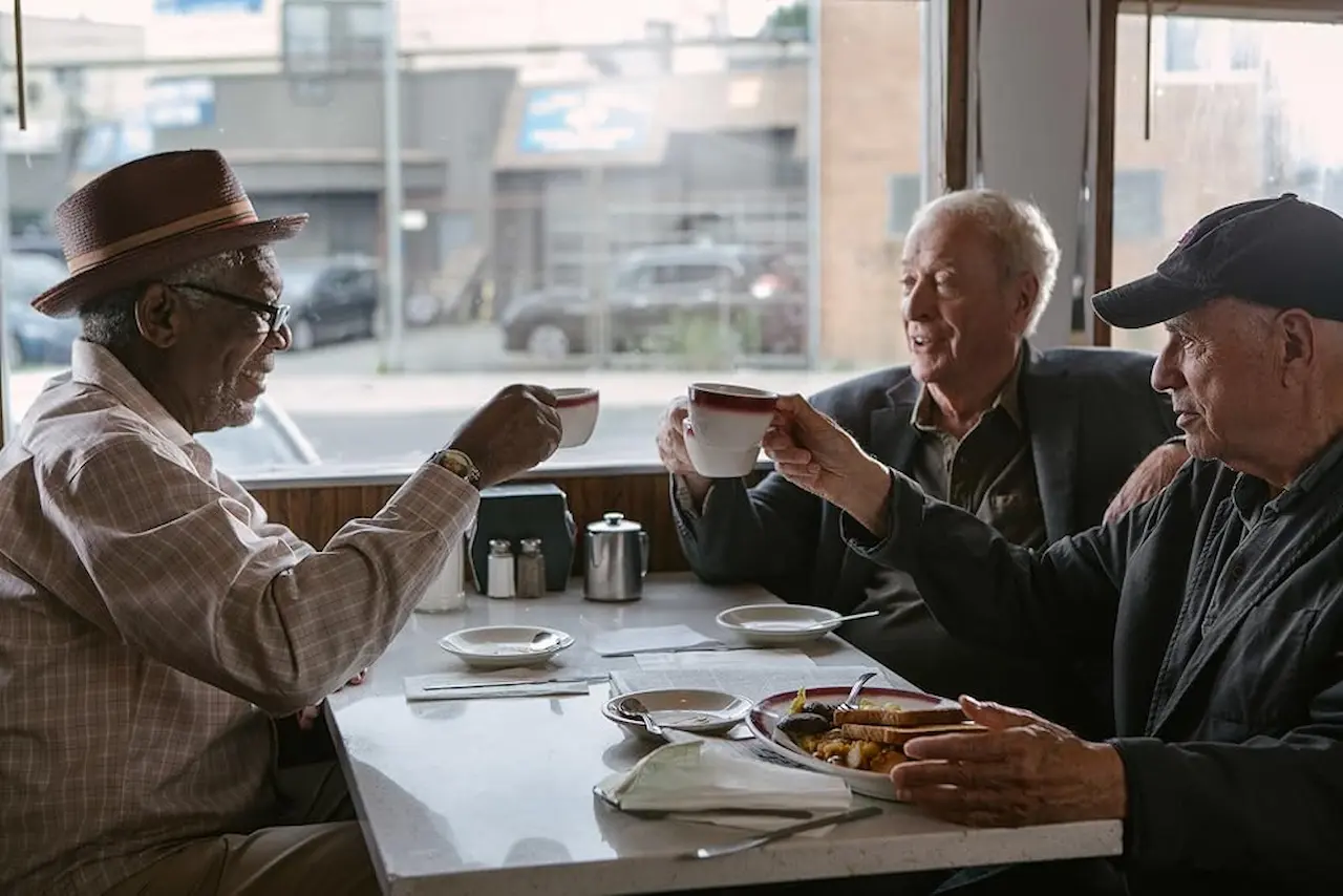 Morgan Freeman, Alan Arkin e Michael Caine in Insospettabili sospetti