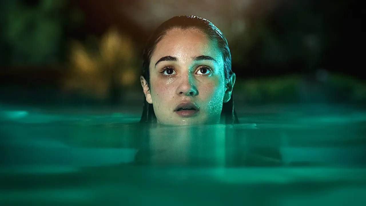 Eléa Rochera in Mala Influencia