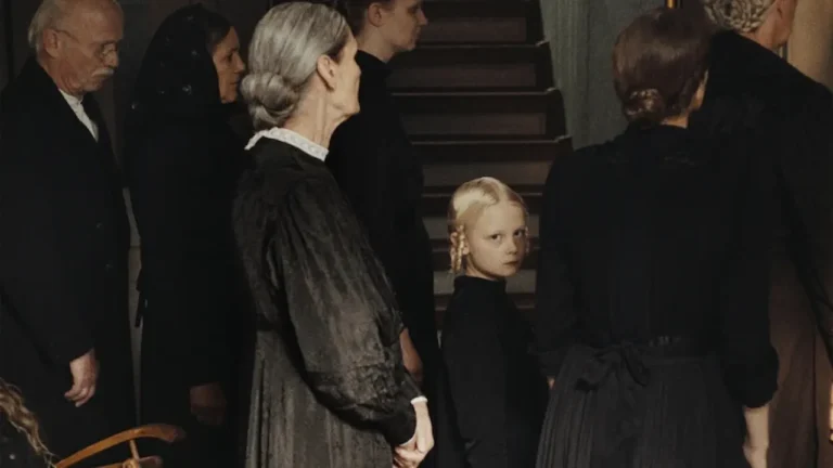 Il suono di una caduta: recensione del film di Mascha Schilinsky &ndash; Cannes 78