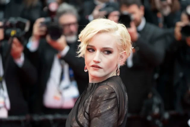 Julia Garner