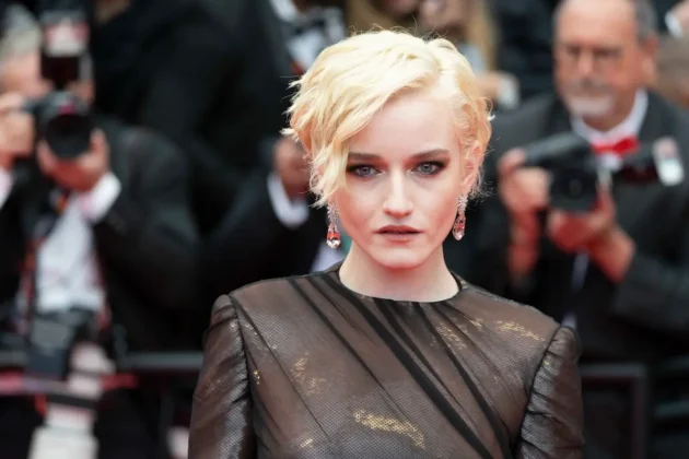 Julia Garner