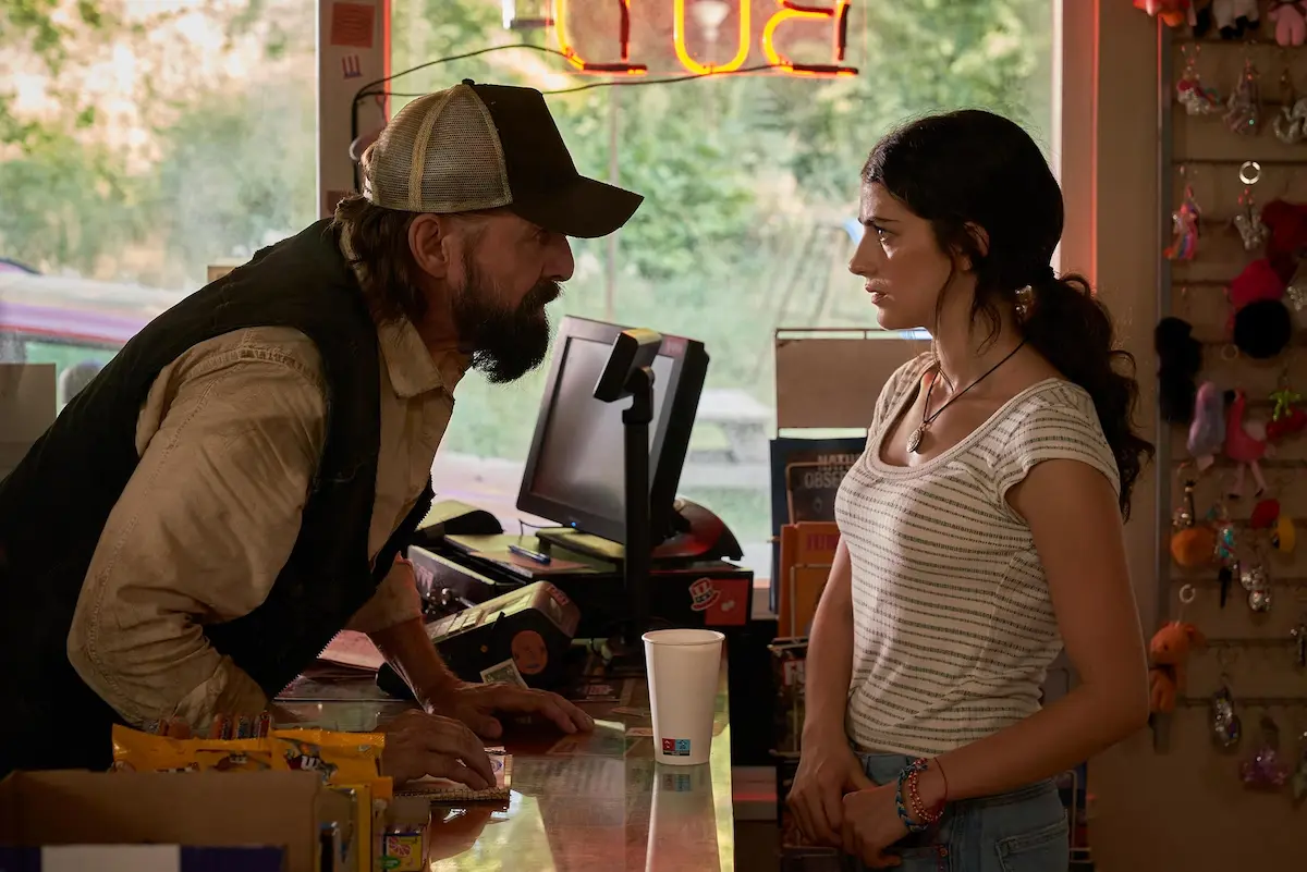 Peter Stormare and Ella Rubin in Until Dawn - Fino all'alba (2025)