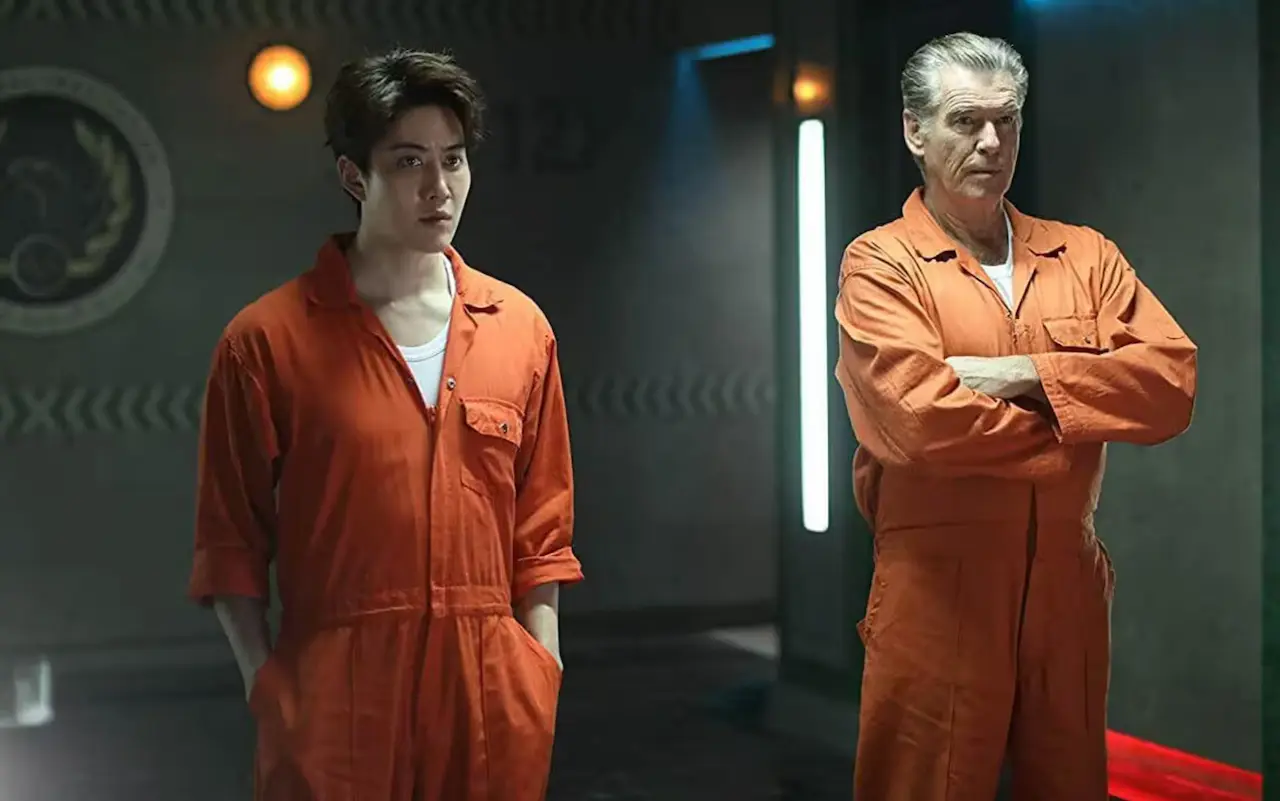 Pierce Brosnan e Mike Angelo in The Misfits